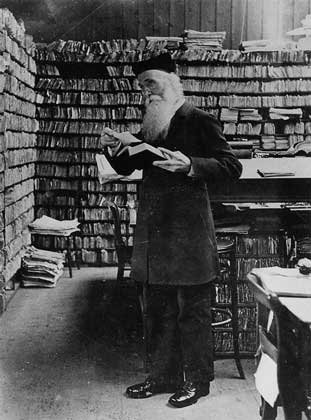 1884 | 02 | ЛЮТИЙ | 01 лютого 1884 року. Вийшло перше видання Оксфордського словника англійської мови.