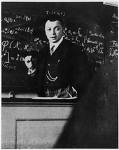 1900 | 04 | КВІТЕНЬ | 25 квітня 1900 року. Народився Вольфганг ПАУЛІ.