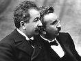 1895 | 03 | БЕРЕЗЕНЬ | 22 березня 1895 року. У Парижі брати ЛЮМЬЄР уперше показали спеціально запрошеній публіці фільм.