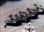 1989 | 04 | КВІТЕНЬ | 17 квітня 1989 року. На пекінській площі Тяньаньмінь проходить студентська демонстрація, учасники якої вимагають