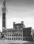 1947 | 12 | ГРУДЕНЬ | 22 грудня 1947 року. Відповідно до  нової конституції Італії головним виконавчим органом стає уряд, а законодавчі