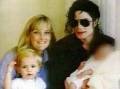 1996 | 11 | ЛИСТОПАД | 15 листопада 1996 року. Майкл Джексон женився на Деббі Роуі.