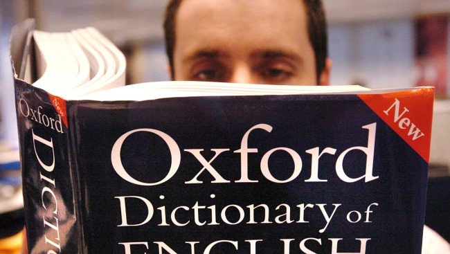 01 лютого 1884 року. Вийшло перше видання Оксфордського словника англійської мови.