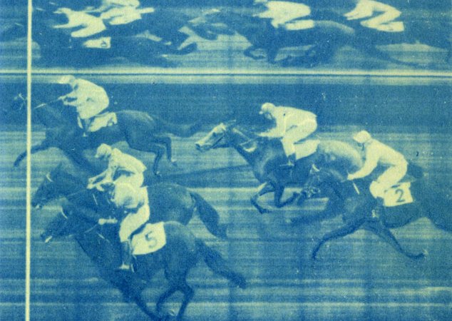 16 січня 1936 року. У Флориді на кінній гоночній трасі Hialeah Park Race Track установлений перший у світі