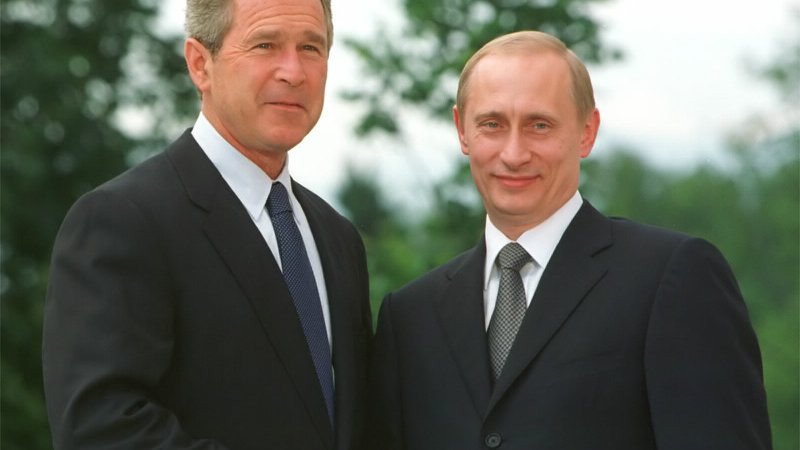 24 травня 2002 року. Президенти Володимир ПУТІН і Джордж БУШ підписали Декларацію про нові стратегічні відносини