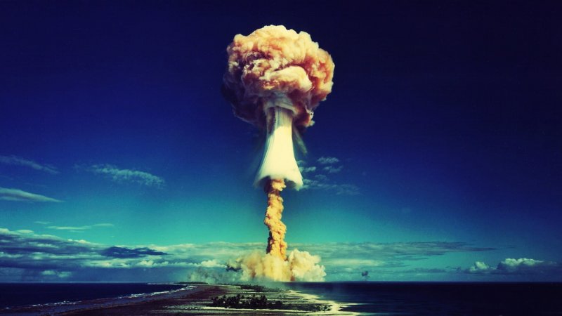 05 вересня 1995 року. Франція проводить перший іспитовий ядерний вибух на атолі Муруроа в південній частині