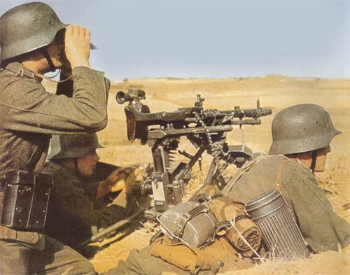 15 вересня 1940 року. Італійські війська з території Лівії починають у Єгипті наступ в напрямку Сіді Баррані