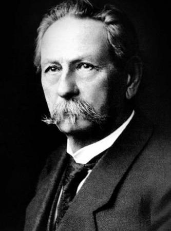 26 січня 1886 року. Німецький конструктор Карл БЕНЦ одержав патент на триколісний автомобіль із двигуном