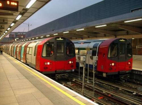 10 січня 1863 року. У Лондоні відкрився рух першої системи метро у світі